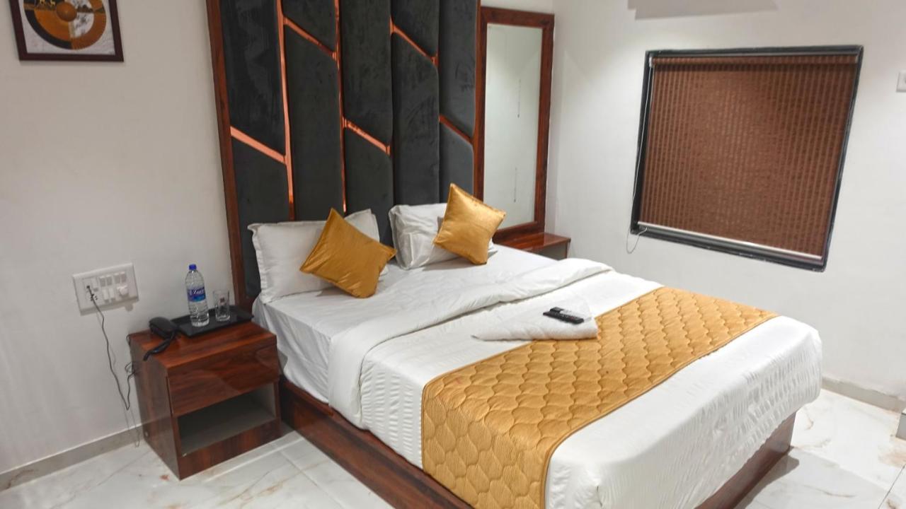 Hotel Palms Residency, Chembur Bombay Exterior foto