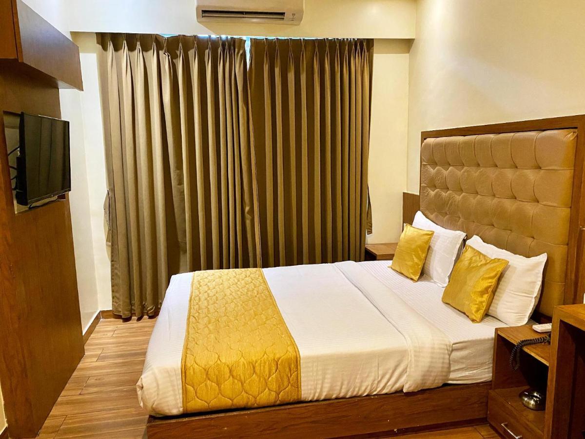 Hotel Palms Residency, Chembur Bombay Exterior foto