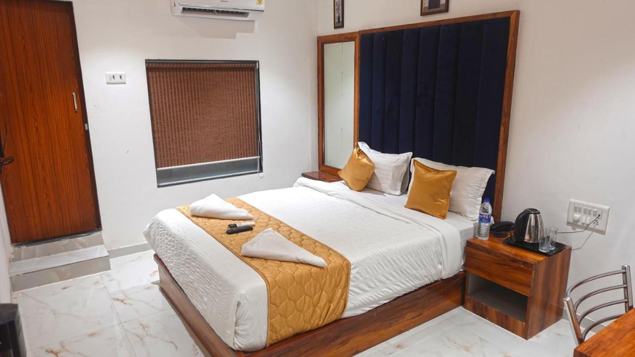 Hotel Palms Residency, Chembur Bombay Exterior foto